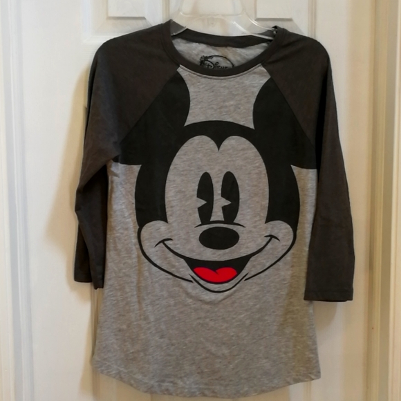 Disney Tops - Disney Mickey Mouse 😻 Tee